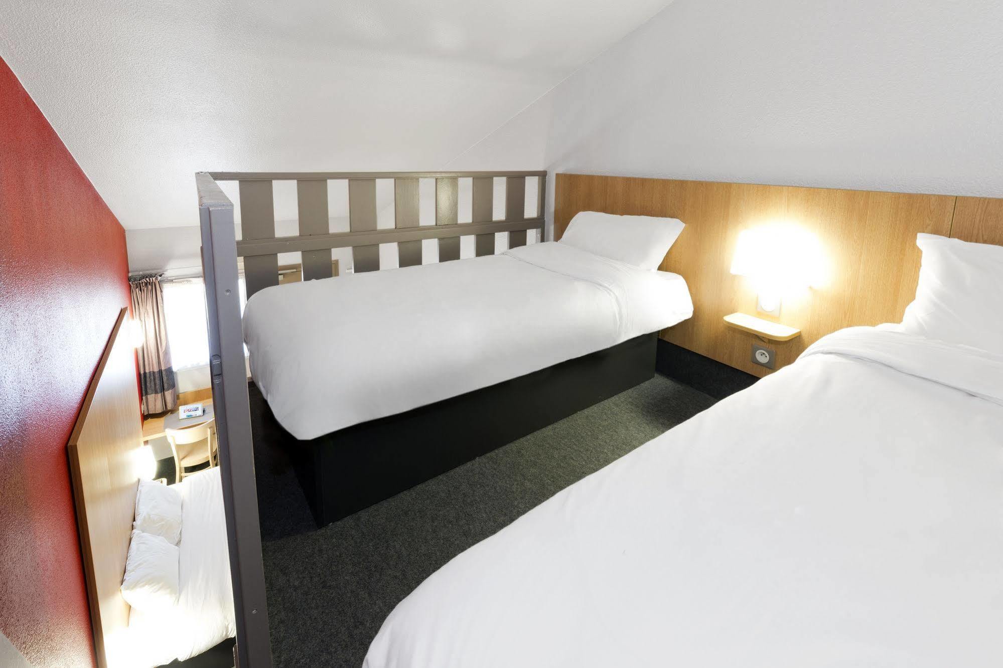 B&B Hotel Clermont-Ferrand Le Brezet Aeroport Eksteriør bilde