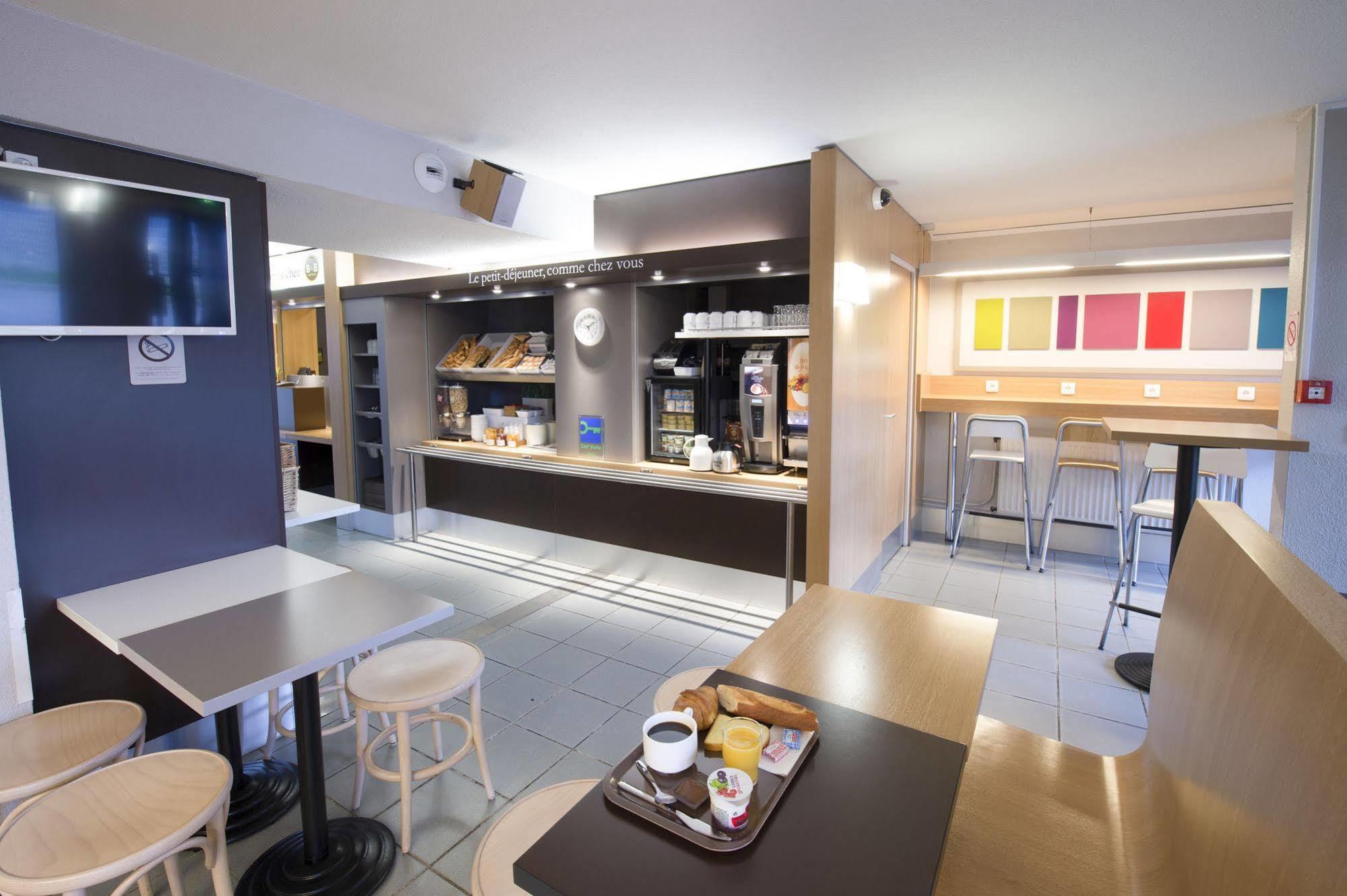 B&B Hotel Clermont-Ferrand Le Brezet Aeroport Eksteriør bilde