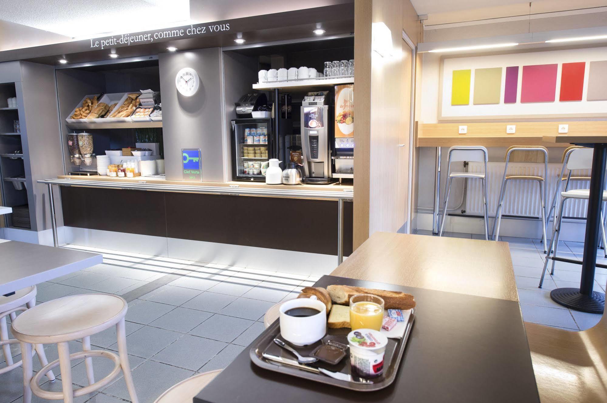 B&B Hotel Clermont-Ferrand Le Brezet Aeroport Eksteriør bilde